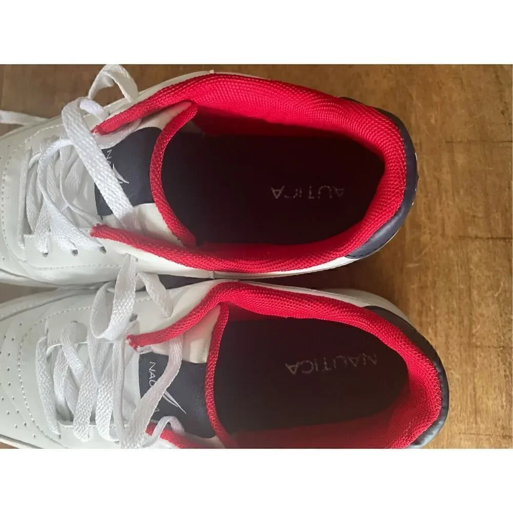 Boys nautica shoes size 5